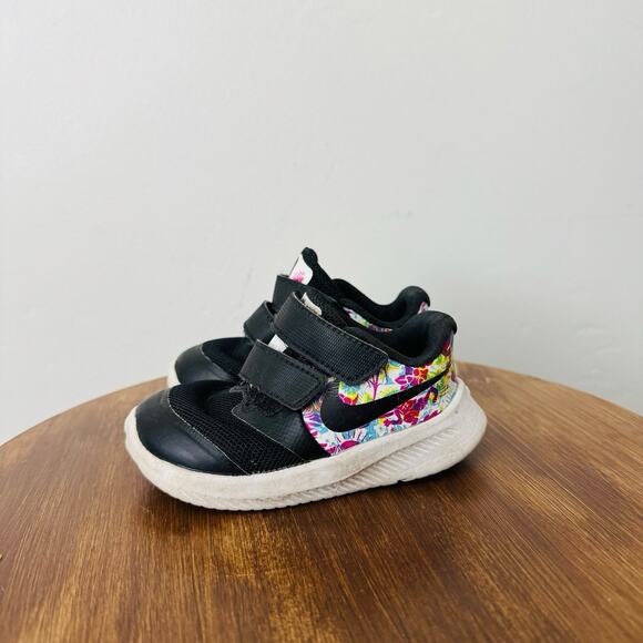 Nike Star Runner Black Sneakers Infants Size 5 - Picture 1 of 9